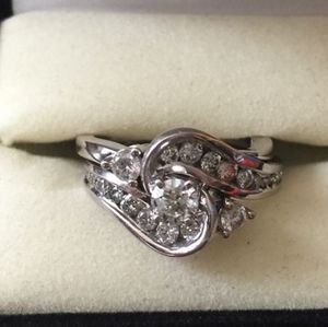 Sz 7 14k white gold diamond ring